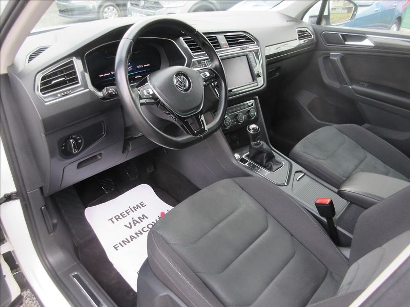 Volkswagen Tiguan 2,0 TDI Led Highline Top Stav - fotka 6 z 18