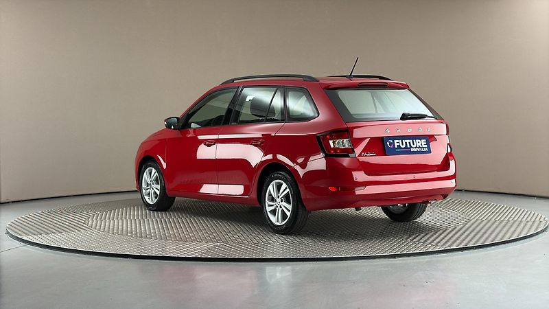 Škoda Fabia 1.0 TSI Ambition Combi - fotka 2 z 24