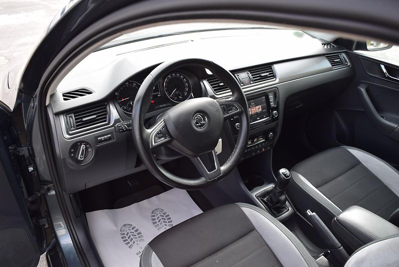 Škoda Rapid (2016) 1.2TSI 66kw AMBITION JOY XENON - fotka 20 z 49