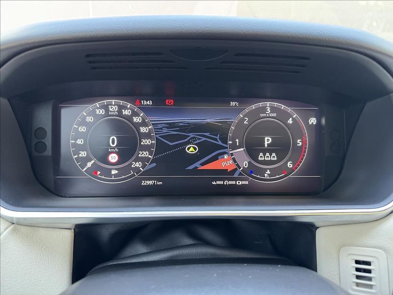 Land Rover Range Rover Sport 3,0 SDV6 HSE Dynamic AT 4x4 ČR - fotka 17 z 34