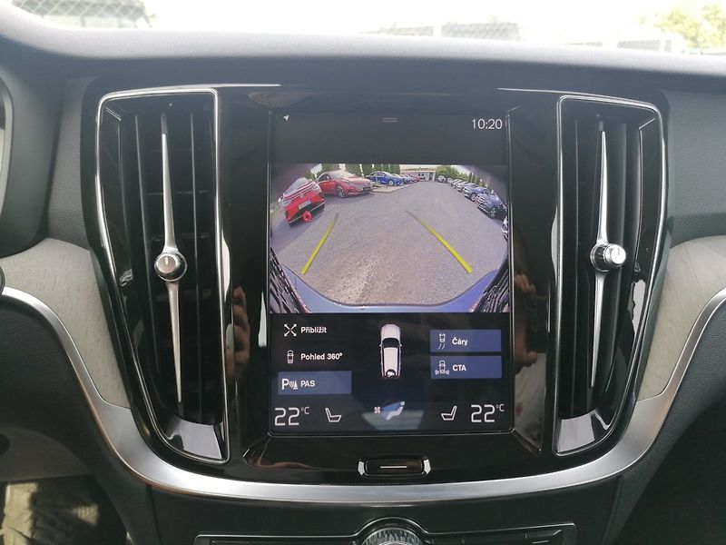 Volvo V60 (2020) 2.0 T6 AWD PHEV INSCRIPTION - fotka 13 z 42