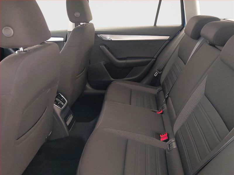 Škoda Octavia (2019) Style 1.5 TSI, Serv.kniha - fotka 23 z 23