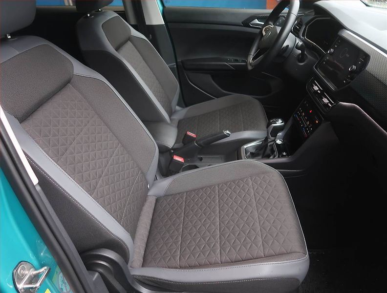 Volkswagen T-Cross (2023) 1.0 TSI - fotka 9 z 17