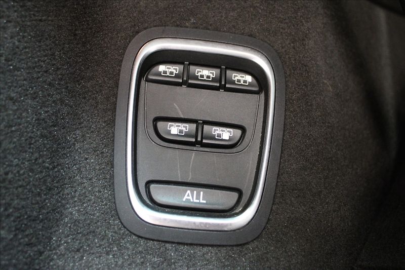 Renault Espace 1,6 dCi panorama, LED, 7 míst - fotka 29 z 35