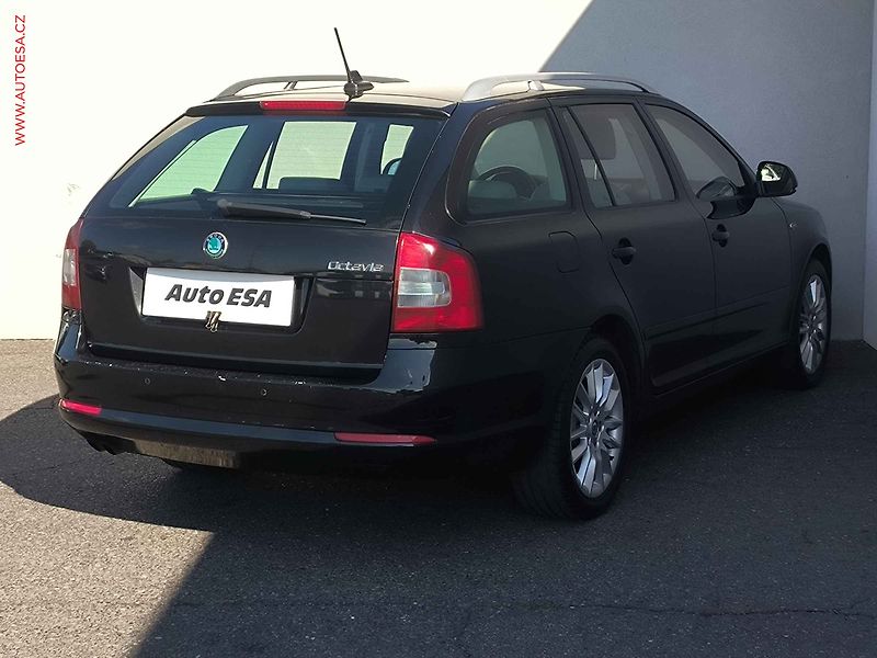 Škoda Octavia (2011) 2.0TDi, ČR, servis.kniha - fotka 4 z 23