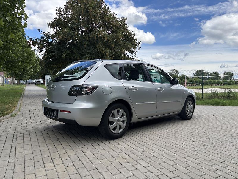Mazda 3 1.6 Active - fotka 9 z 28