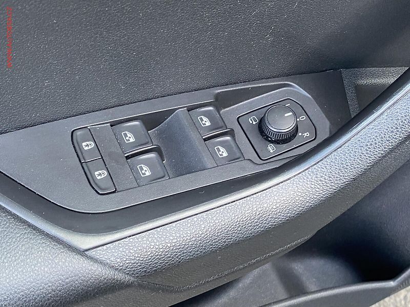 Škoda Karoq (2020) 2.0 TDi 4x4, Drive, DSG, LED - fotka 11 z 17
