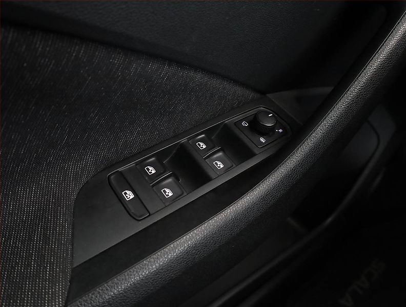 Škoda Scala (2020) Style 1.0 TSI, ČR,1.maj - fotka 17 z 17