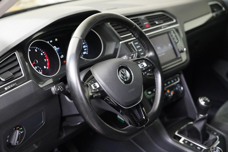 Volkswagen Tiguan - fotka 14 z 29