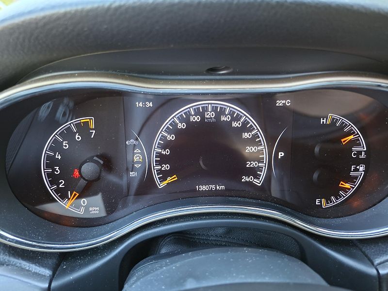 Jeep Grand Cherokee (2015) 3,6L V6 Limited,4x4,tažné,R20  - fotka 26 z 37
