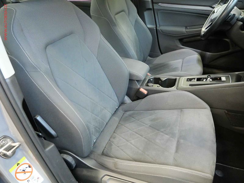 Volkswagen Golf (2021) 1.5ETSI, 2.maj,ČR, AT, navi - fotka 13 z 24