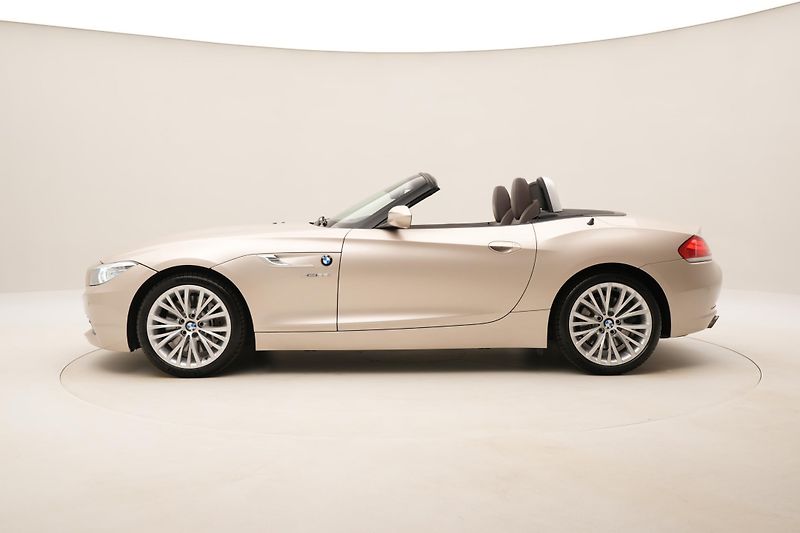 BMW Z4 sDrive 35i N54 AUT CZ 1. maj - fotka 9 z 56