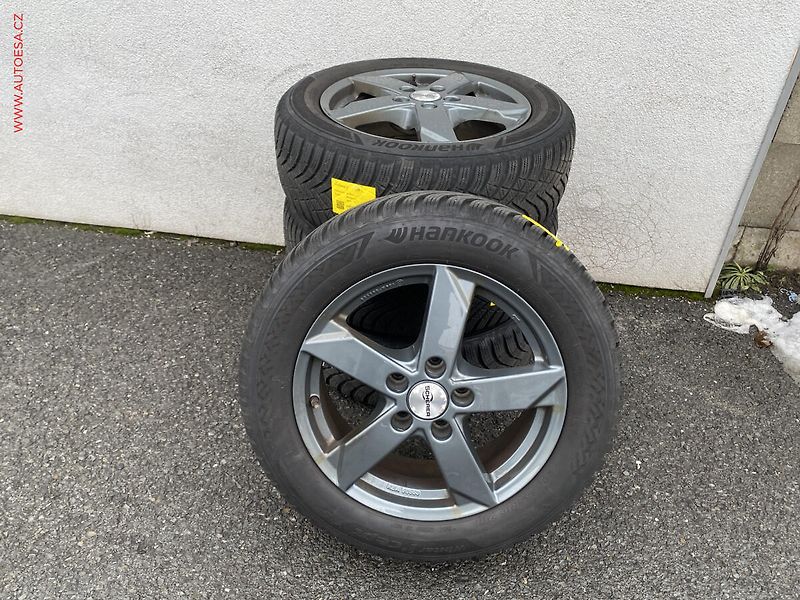 Volkswagen Golf (2018) 2.0 TDi, Highline, DSG, LED - fotka 19 z 19