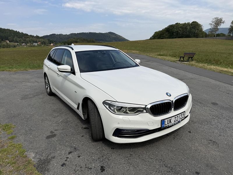 BMW Řada 5 (2017) 530 xDrive SPORT LINE, ČR - fotka 2 z 20