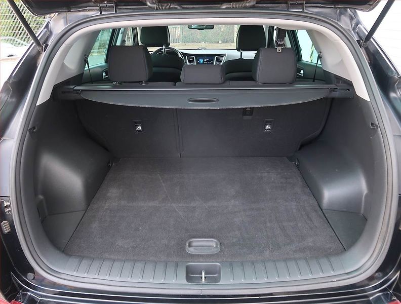 Hyundai Tucson (2017) 1.7 CRDi, Serv.kniha, Navi - fotka 14 z 21