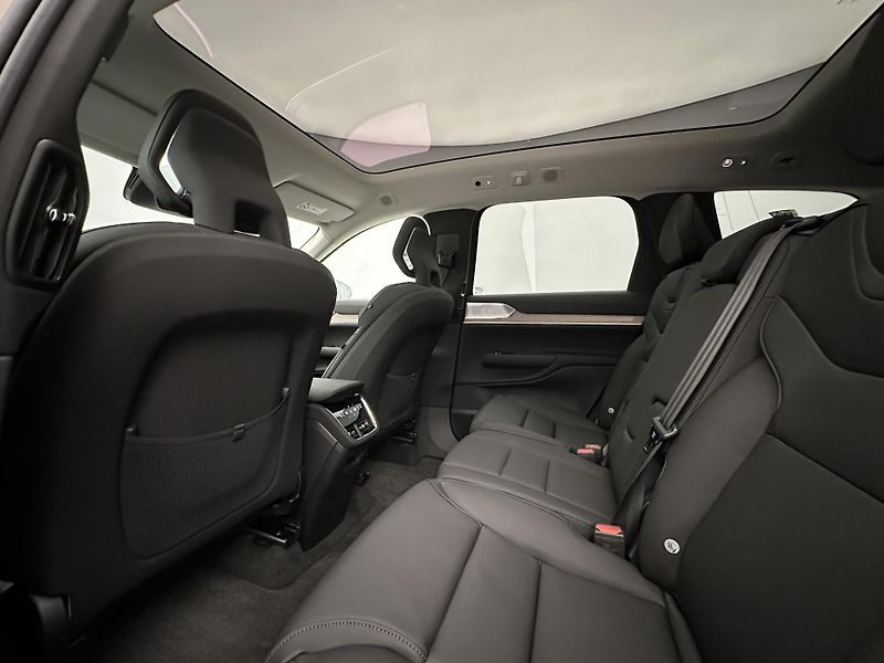 Volvo EX90 (2024) PURE ELECTRIC TWIN ULTRA 7míst - fotka 22 z 46