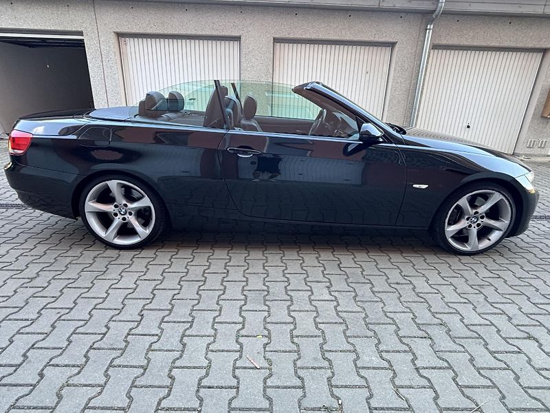 BMW Řada 3 (2008) - fotka 23 z 27