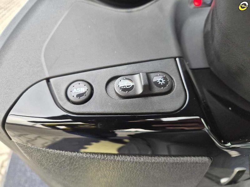 Piaggio MP3 300 (2024) Deep Black - fotka 17 z 20