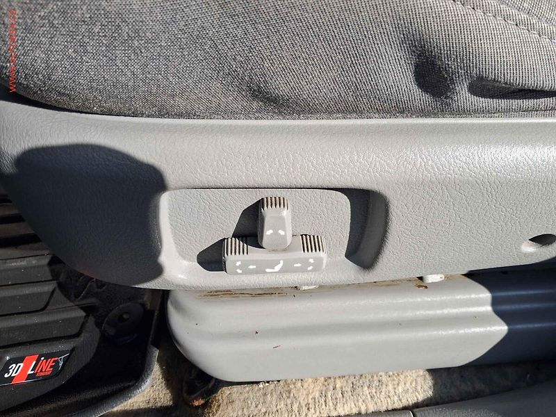 Kia Sorento (2005) 2.5D 4x4, ČR, autoAC, tažné - fotka 14 z 16