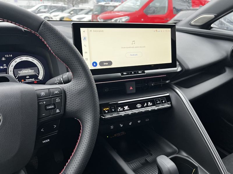 Toyota C-HR 2.0 Plug-in Hybrid ODBĚR IHNED - fotka 17 z 29