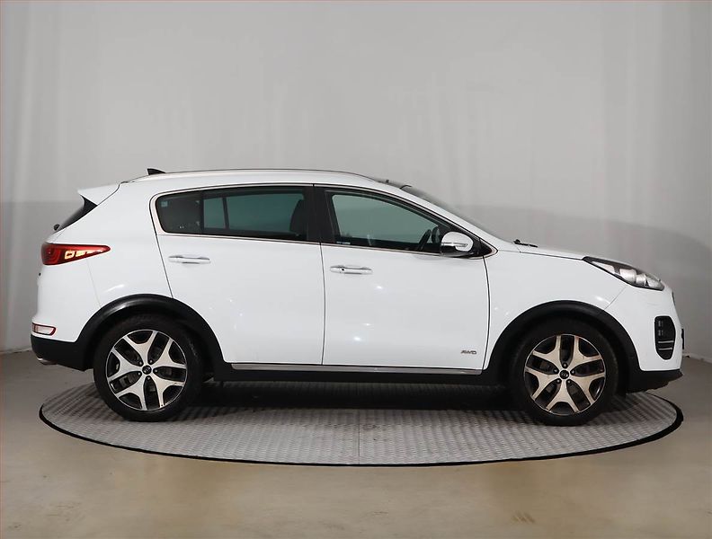 Kia Sportage (2018) 1.6 T-GDI, 4X4, Automat, Kůže - fotka 6 z 29