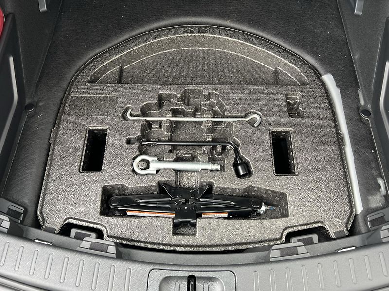 Toyota Corolla (2024) TS 1.8 HEV STYLE - fotka 14 z 18