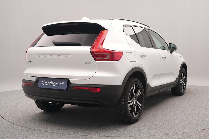 Volvo XC40 (2026) B3 AUT DARK PLUS - fotka 13 z 23