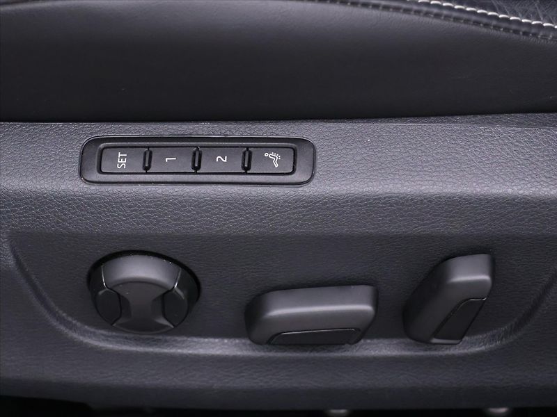 Škoda Superb 2,0 TDI 147kW CZ 4x4 L&K DSG D - fotka 20 z 52