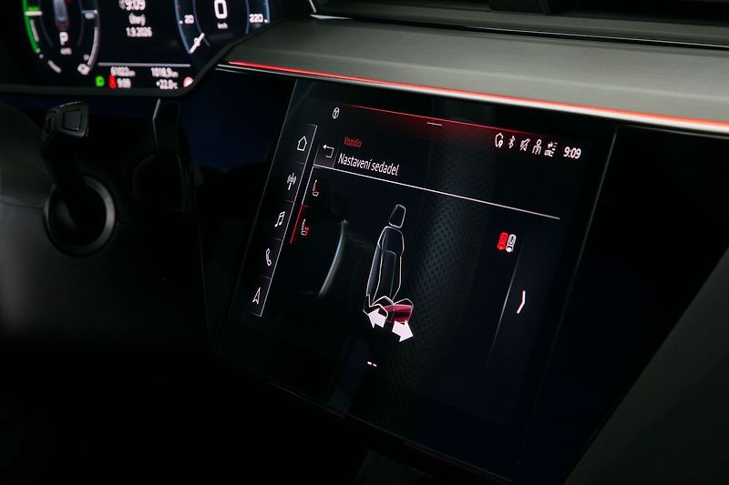 Audi e-tron 55 300kW Matrix Pano NV Tažné - fotka 37 z 47