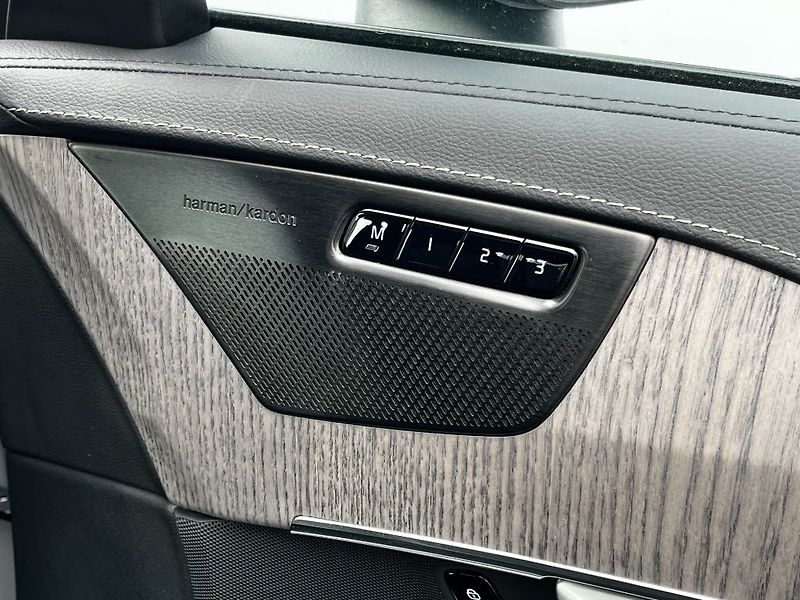 Volvo XC90 Ultimate T8 AWD 335kW - fotka 22 z 26