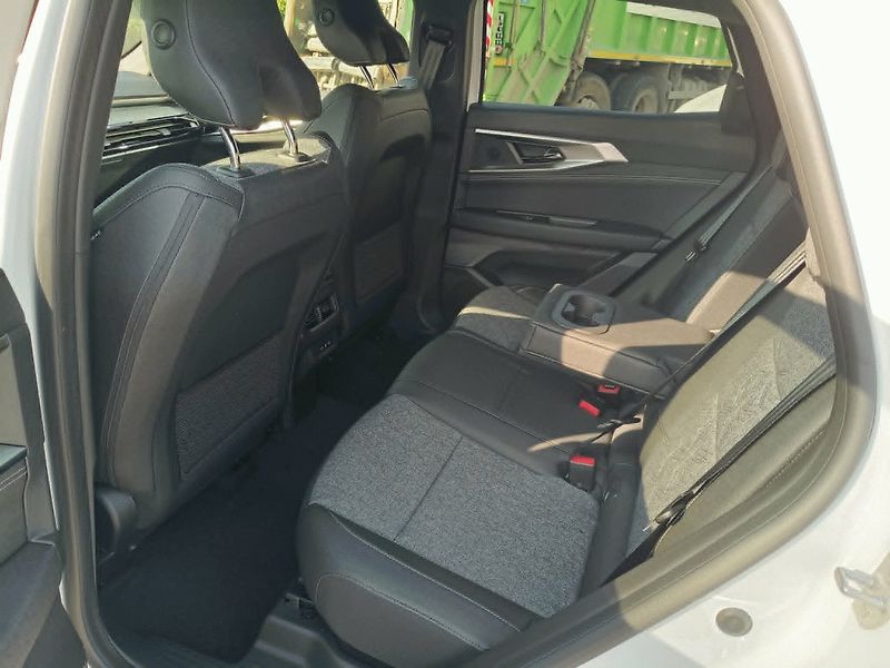 Renault Austral (2026) techno full hybrid E-Tech 200 - fotka 12 z 22