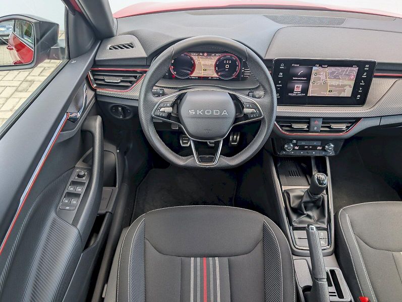 Škoda Scala (2025) 1.5 TSI / 110 kW Monte Carlo - fotka 6 z 30
