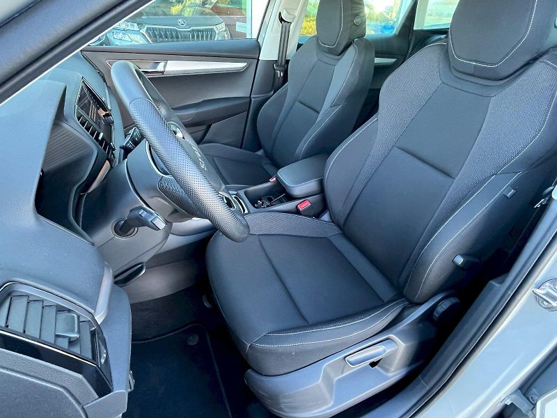 Škoda Karoq (2025) Drive 1,5TSI 110kW 6-ti. st. m - fotka 11 z 35