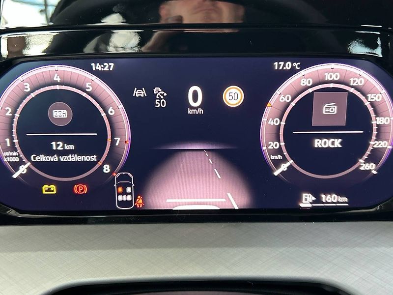 Volkswagen Golf (2026) Variant 1.5 TSI People - fotka 11 z 35