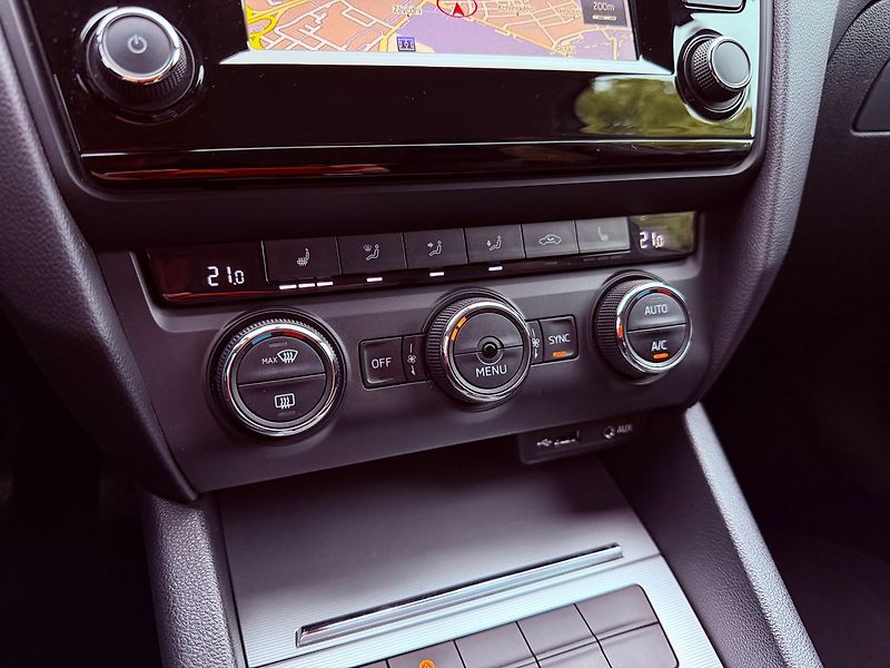 Škoda Octavia 1.4 TSi DSG Style, Navi, TOP - fotka 21 z 27