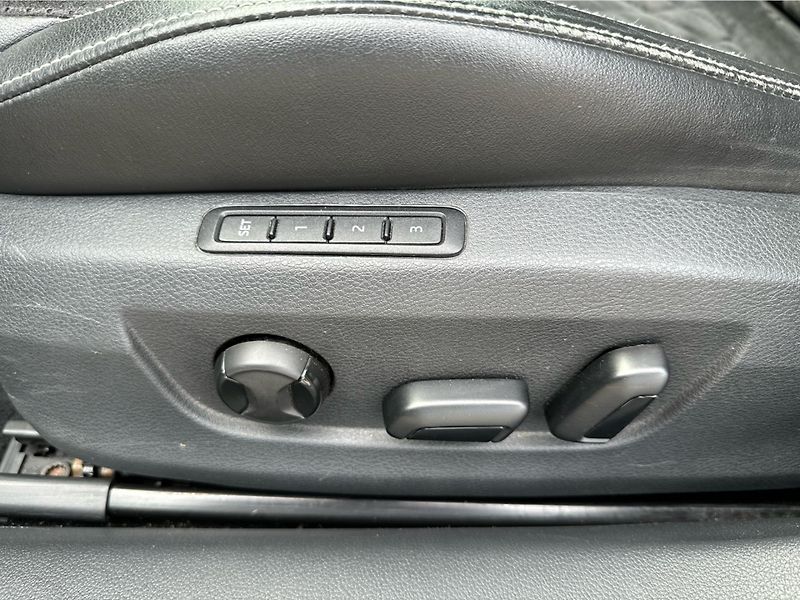 Škoda Superb Sportline 2.0 TDI DSG 4x4 - fotka 20 z 30