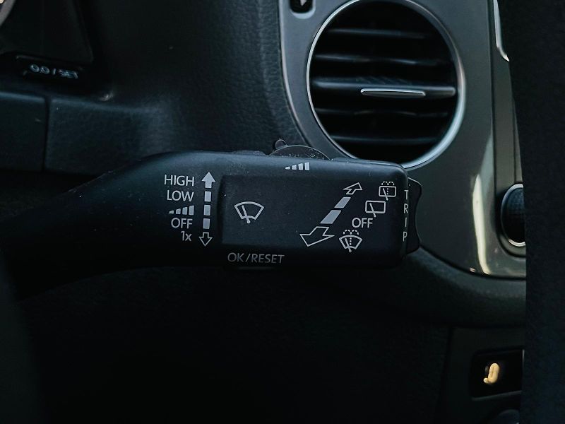Volkswagen Tiguan 1.4TSI MANUÁL SERVISKA SENZORY - fotka 41 z 45