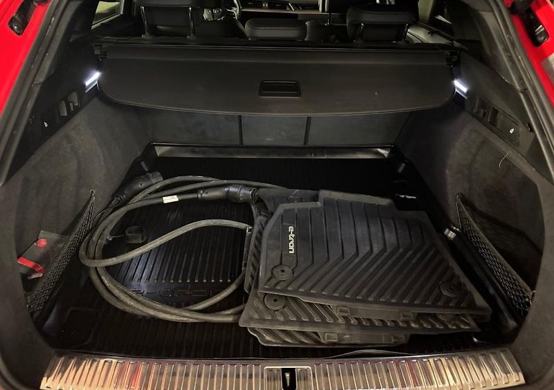 Audi Q8 e-tron 55 Q 360k Matrix Panorama Taž. - fotka 6 z 23
