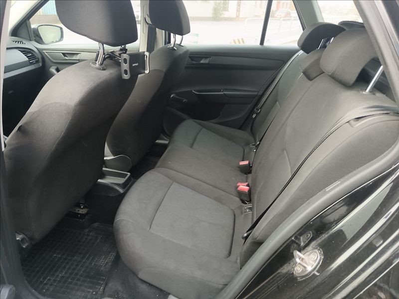 Škoda Fabia 1,0 MPi  Active - fotka 19 z 21