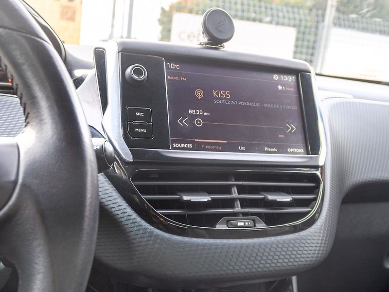Peugeot 2008 (2017) ČR 1.2T 81KW – 88.359KM - fotka 22 z 41