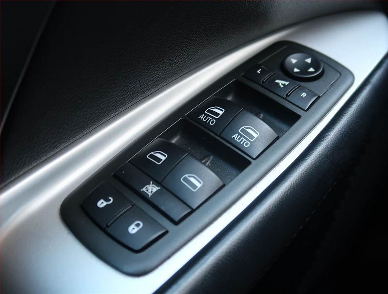 Fiat Freemont (2012) 2.0 MultiJet, Tempomat - fotka 16 z 17