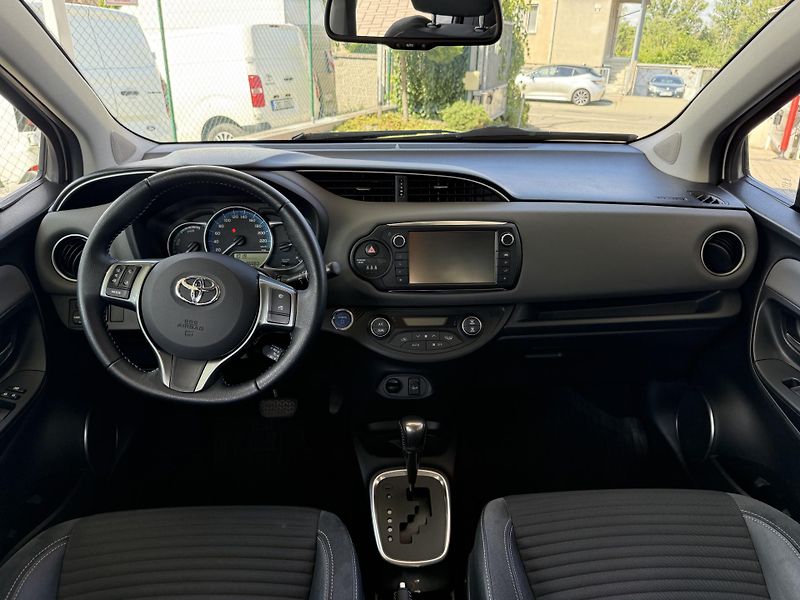 Toyota Yaris 1,5 Hybrid Active - fotka 9 z 10