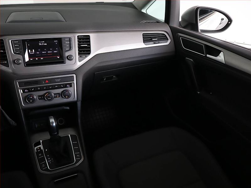 Volkswagen Golf Sportsvan (2014) 1.6 TDI, Automat, Serv.kniha - fotka 8 z 21
