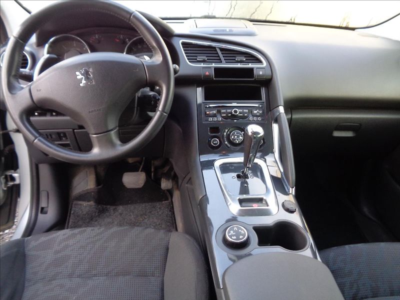 Peugeot 3008 1,6 HDI  Automat - fotka 21 z 25