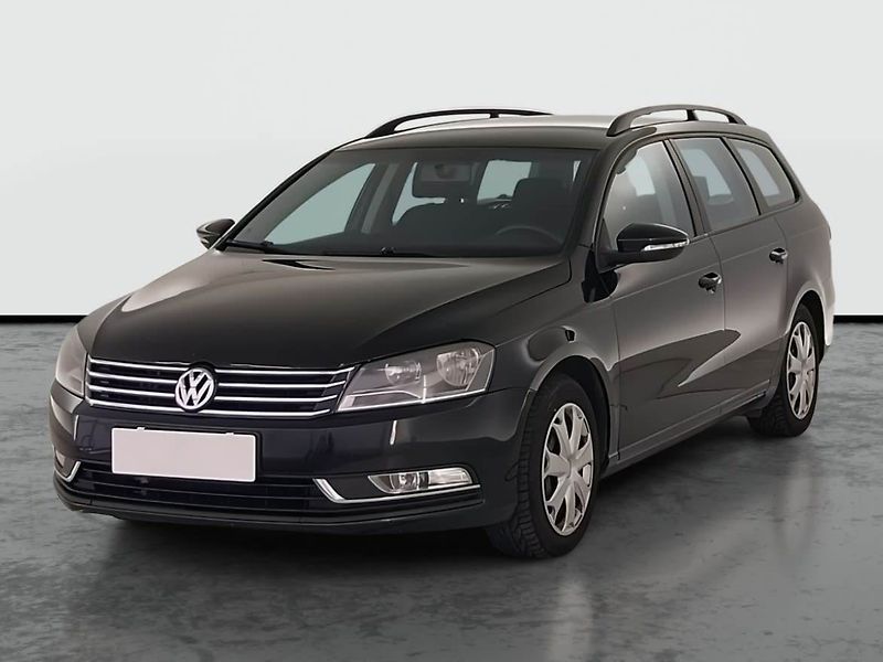 Volkswagen Passat (2011) 2.0 TDI, Serv.kniha, Navi - fotka 2 z 19