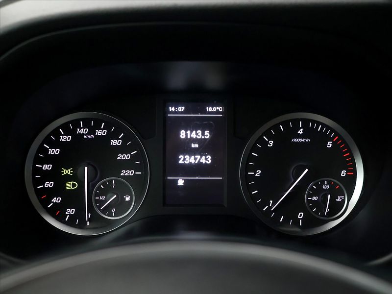 Mercedes-Benz Vito 1,6 CDI 84KW 8-Míst CZ - fotka 19 z 36