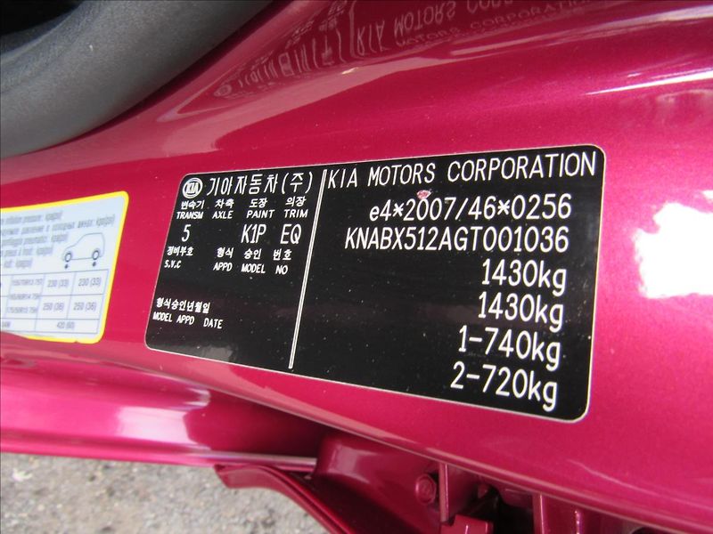 Kia Picanto 1,3 Morning Violet 63 KW 4 vál - fotka 25 z 30