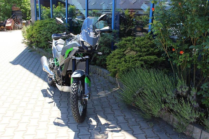Kawasaki KLE 500 (2026) SE 2026 SKLADEM - fotka 2 z 9