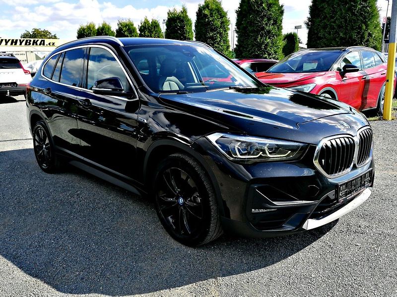 BMW X1 (2022) xDrive25e PHEV 162kW Plug in - fotka 3 z 43