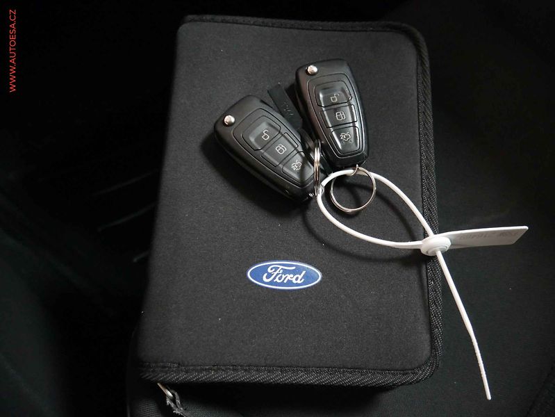 Ford Focus (2015) 1.5 TDCi, Navi, AC, park - fotka 23 z 23